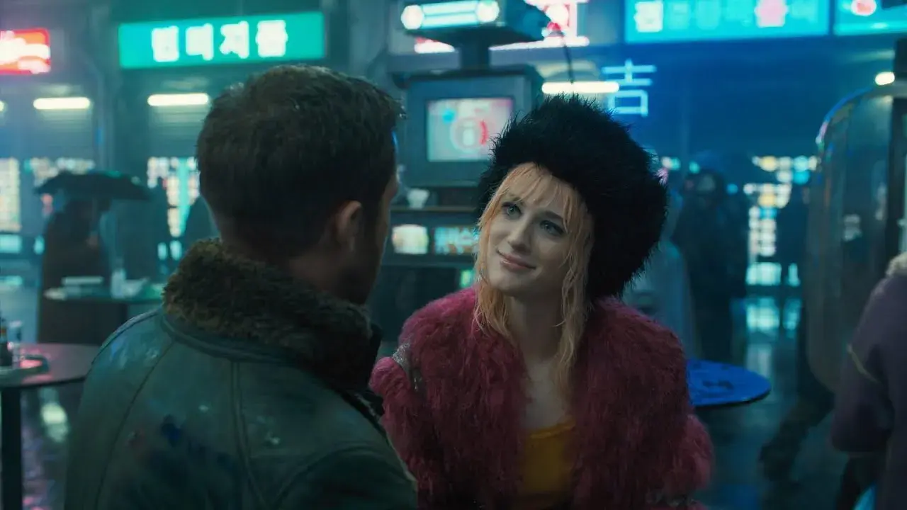 Blade runner 2049 movie screenshot showing cool blue and high contrast colors, which serve as color language for Science fiction and tech content.