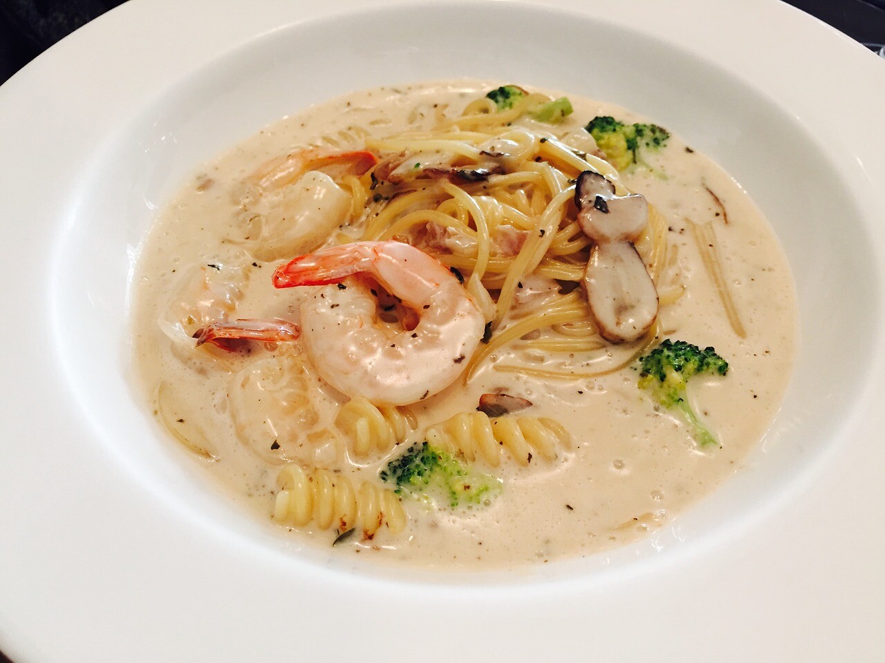 Lemon Butter Shrimp Pasta